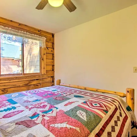 Pet-Friendly Warrens Cabin With Fire Pit!